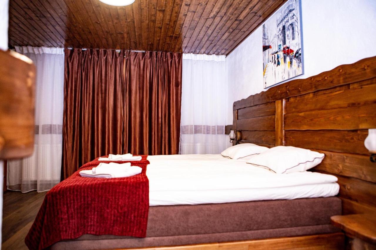 Hotel Vila Swe Sar à Curtea de Argeş Extérieur photo