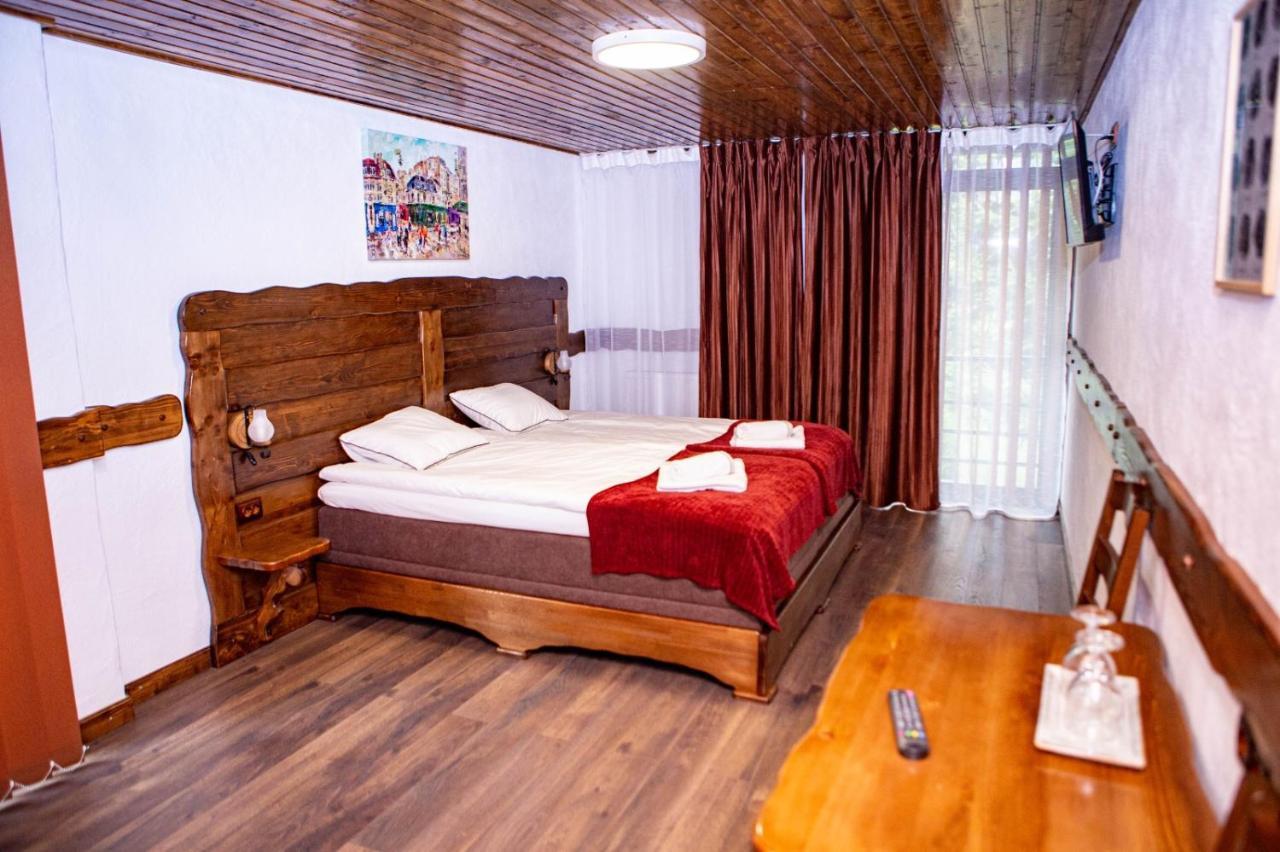 Hotel Vila Swe Sar à Curtea de Argeş Extérieur photo