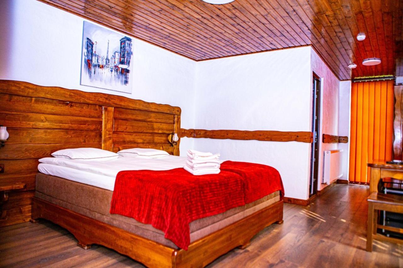 Hotel Vila Swe Sar à Curtea de Argeş Extérieur photo