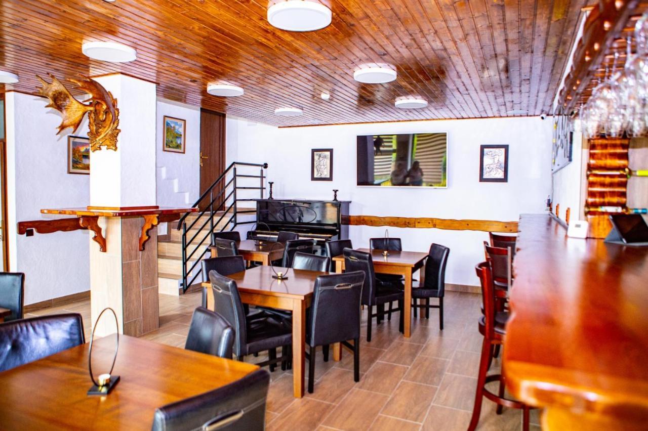 Hotel Vila Swe Sar à Curtea de Argeş Extérieur photo