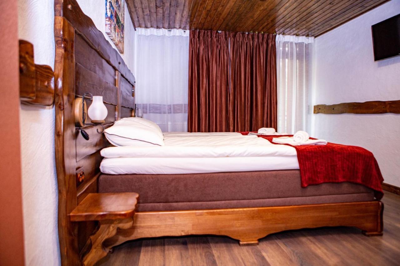 Hotel Vila Swe Sar à Curtea de Argeş Extérieur photo