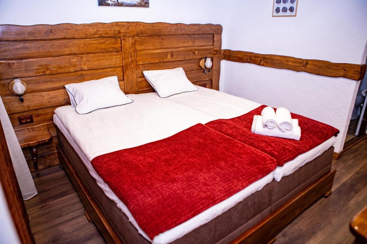 Hotel Vila Swe Sar à Curtea de Argeş Extérieur photo