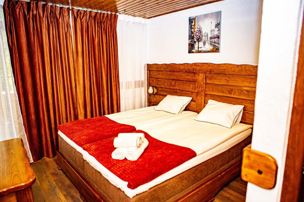 Hotel Vila Swe Sar à Curtea de Argeş Extérieur photo